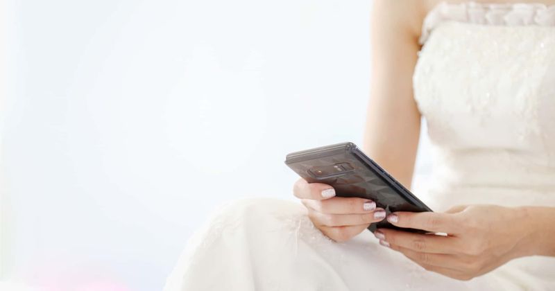 Groom's former lover crashes wedding wearing a bridal gown, tries to stop him while his stunned bride storms off