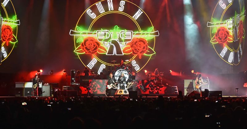 After Motley Crue biopic, Slash says film on Guns N' Roses 'doesn't even seem possible'