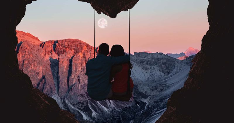 Instagram couple slammed for 'dangerous' infinity pool photo say they are 'extremely proud of their art'