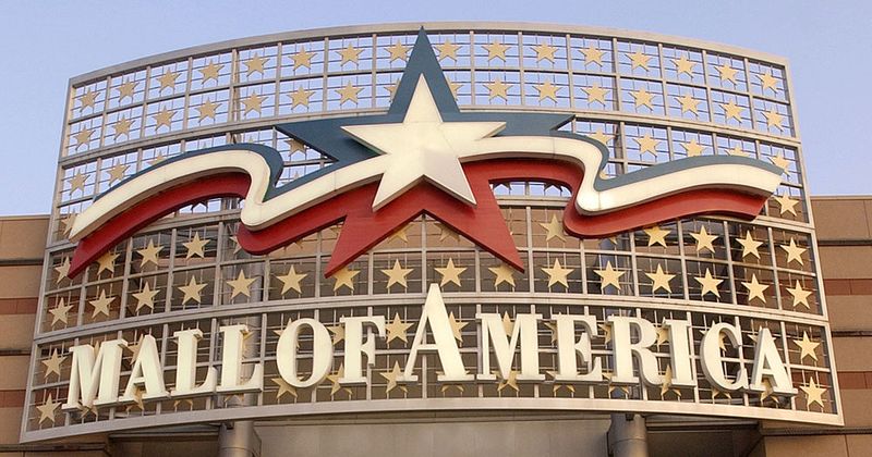 Man throws 5-year-old from third floor balcony of Mall of America, gets arrested for attempted murder