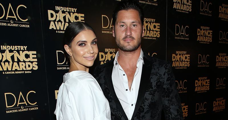 'Dancing With The Stars' pros Jenna Johnson and Val Chmerkovskiy tie the knot