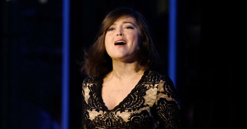 Opera singer Charity Tillemann-Dick, who had double lung transplants, dies at 35