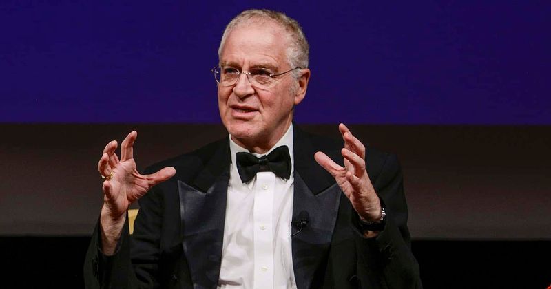 Historian Ron Chernow calls on journalists at White House correspondents’ dinner to 'fight hard' for basic truths