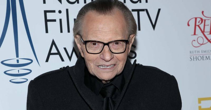 Larry King hospitalized after suffering another heart attack and cardiac arrest