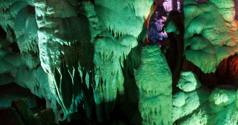 Chinese tourists smash, destroy 'million-year-old' stalactite to take home as 'souvenirs'