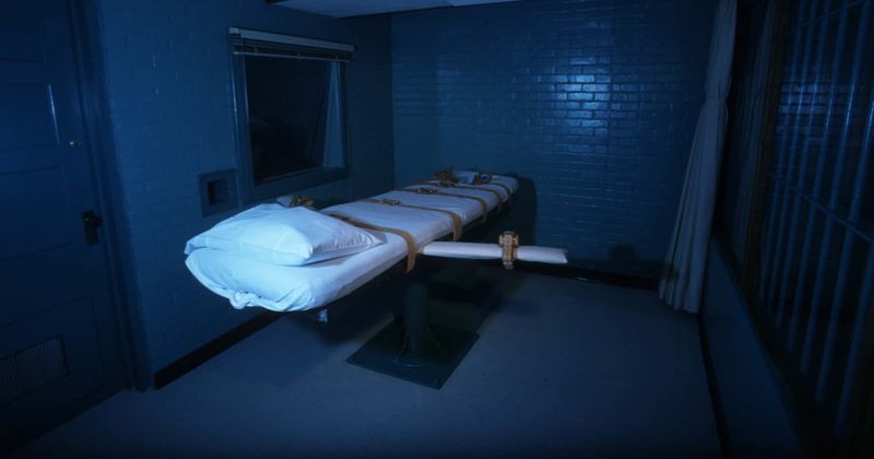 Firing squads are a 'humane' alternative to lethal injection following shortage of drugs, says expert