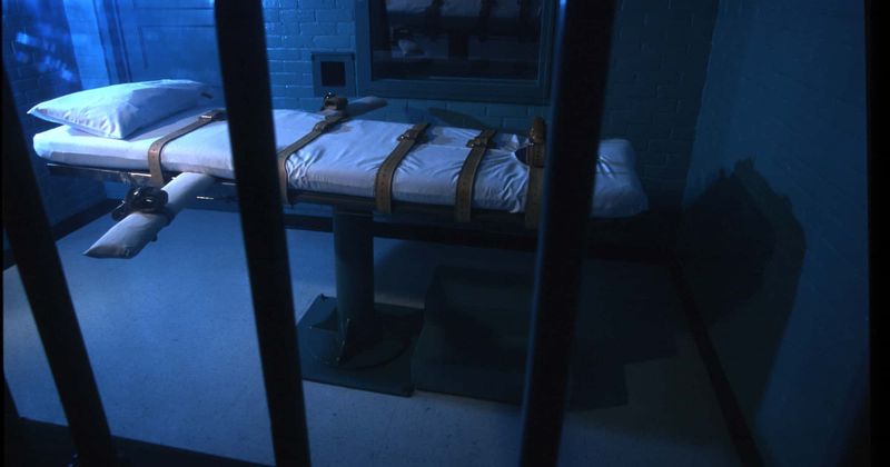 Firing squads are a 'humane' alternative to lethal injection following shortage of drugs, says expert