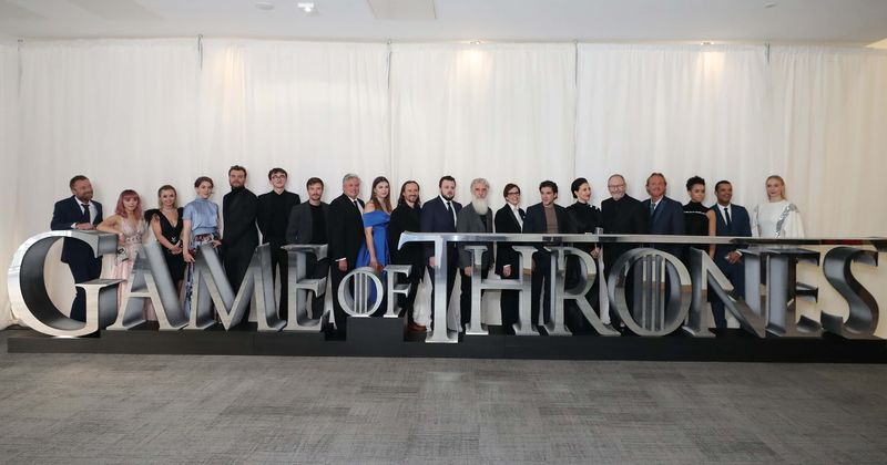 'Game Of Thrones' director blames "weak internet connection" after several fans complain episode three was "too dark"