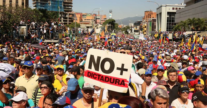 CNN, BBC taken off the air by Venezuelan government, as Nicolás Maduro declares victory over uprising