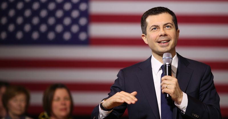 Pete Buttigieg heckled several times by homophobic protesters at Texas event; Beto O'Rourke comes to his defense