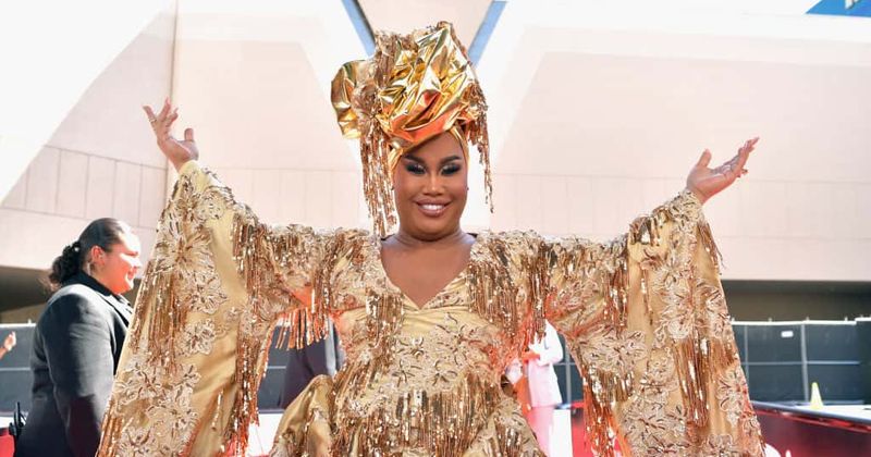 Patrick Starr quips about his celebrity fans Heidi Klum and Tyra Banks on BBMA Red Carpet