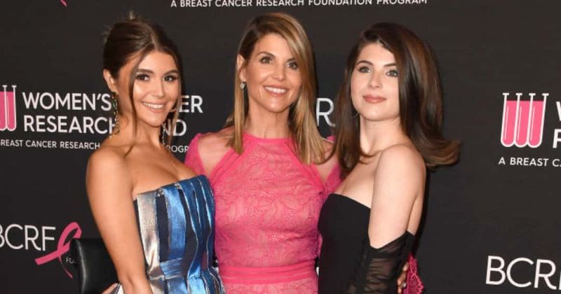 USC rowing team's 'no previous experience necessary' poster mocked amid Lori Loughlin, Olivia Jade college admissions scandal
