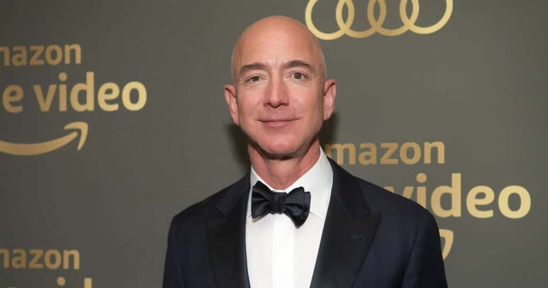Amazon CEO Jeff Bezos steps out with girlfriend Lauren Sanchez for NYC date night dinner