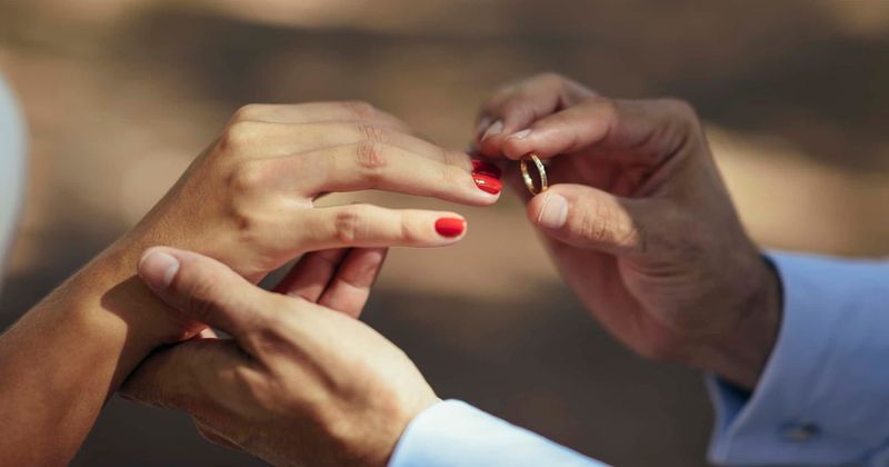 20-year-old Iowa veteran fulfills last wish by marrying girlfriend hours before dying of cancer
