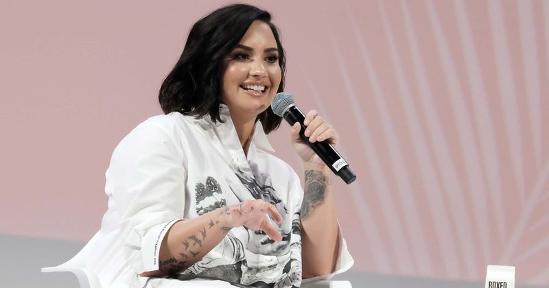 Demi Lovato's no-makeup selfies will breathe life into you