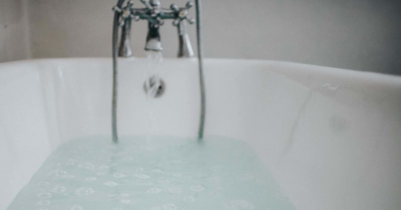 Las Vegas woman arrested after 2-year-old daughter found drowned in bathtub