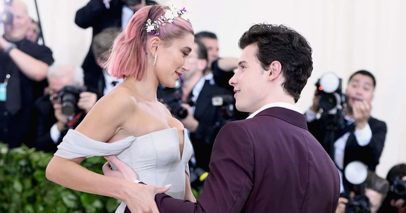 Shawn Mendes' new photo with Hailey Baldwin has convinced fans that they are dating
