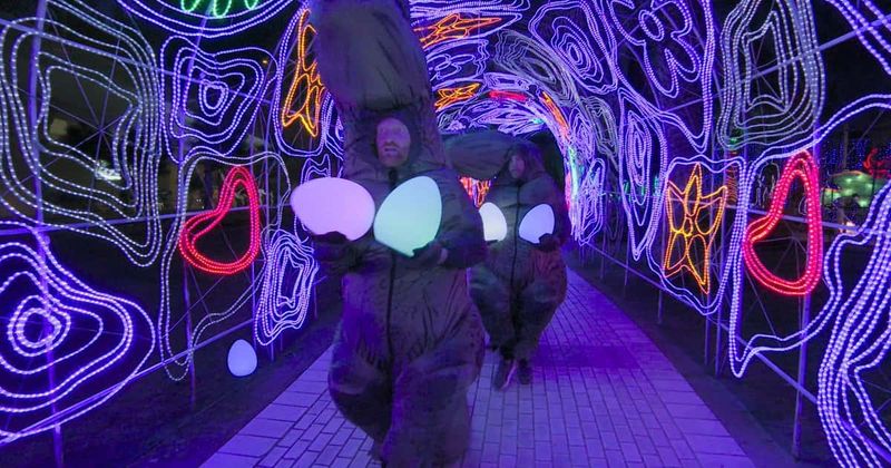 'The Amazing Race' season 31 teases dinosaurs and glowing eggs in its upcoming double episode