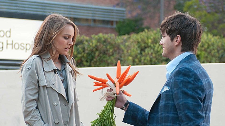 Natalie Portman and Ashton Kutcher in 'No Strings Attached' (Twitter)