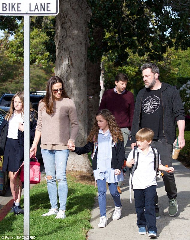 Jennifer Garner wants to focus on her kids. (Twitter)