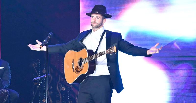 'The Bachelorette' Hannah Brown and Jed Wyatt go out on their first date and fans think the two are perfect for each other