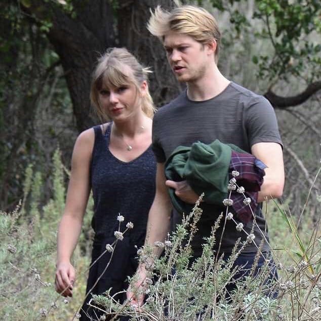 Taylor Swift and Jo Alwyn have almost never been seen together in public. (Twitter)