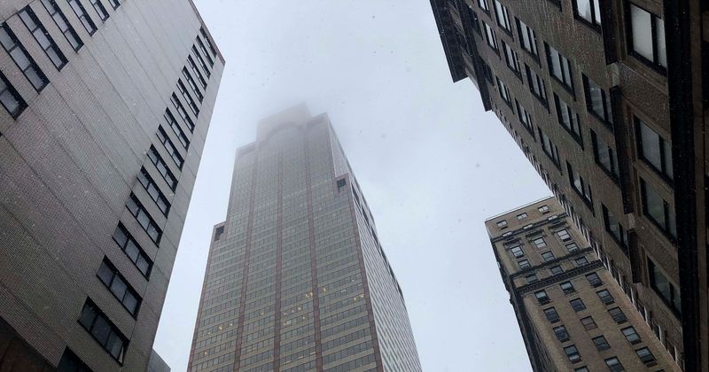 Helicopter crashes atop skyscraper in midtown Manhattan, pilot reported dead
