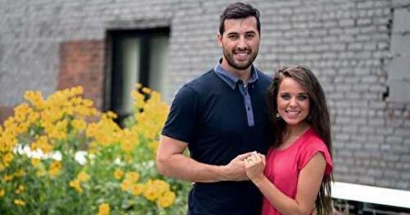 Pregnant Jinger Duggar and husband Jeremy Vuolo reveal the sex of their baby in the most adorable way