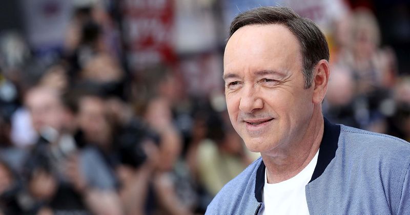 Text messages between Kevin Spacey's accuser and his girlfriend reveal he 'grabbed' his penis '8 times'