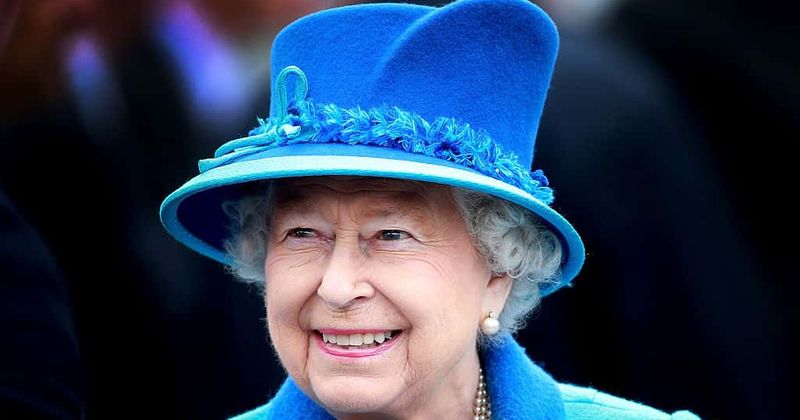 Watch Queen Elizabeth crack a subtle joke about Donald Trump and Barack Obama