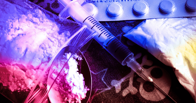 America's 'euphoria' problem: Teens getting high on painkillers likely to start using heroin by the time they leave high school