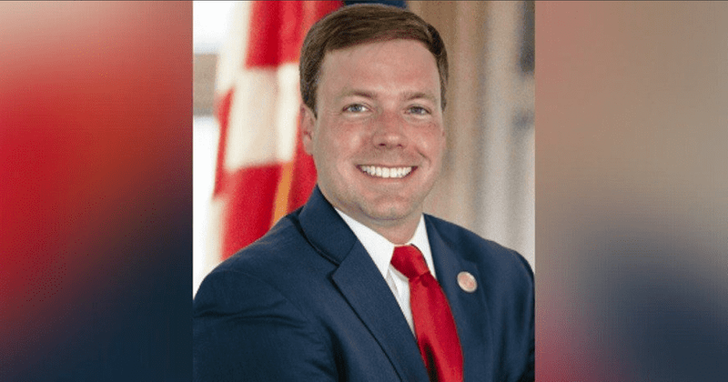 Republican candidate for Mississippi governor refuses interview to female reporter unless she was accompanied by a male colleague