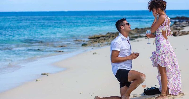 'Modern Family' star Sarah Hyland and 'The Bachelorette' alum Wells Adams are now engaged