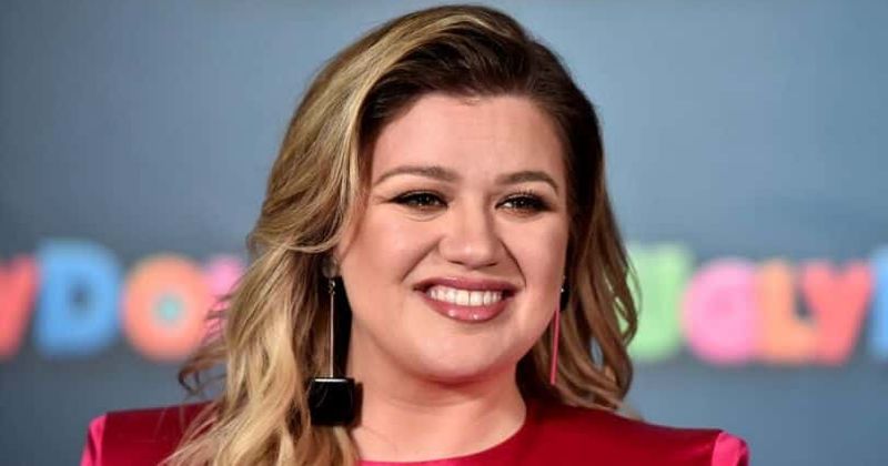 Kelly Clarkson is all set to host the 2018 Billboard Music Awards