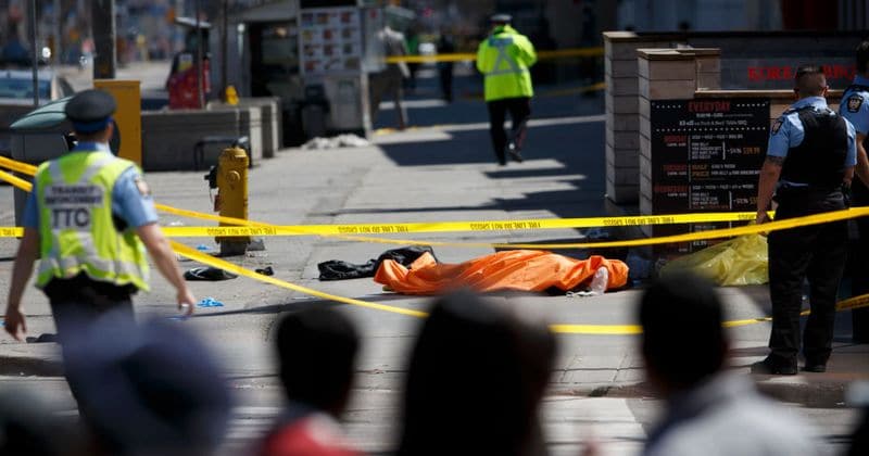 Toronto van attack: 'Cop deserves a medal' hero police officer praised for single-handedly arresting suspect