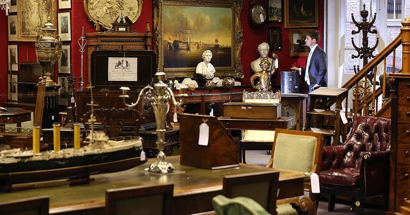 Antiques dealer admitted to killing his daughter before murder trial