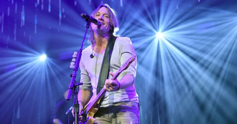 Watch: Keith Urban teams up with a random fan and sings along to all 487 verses of 'American Pie'
