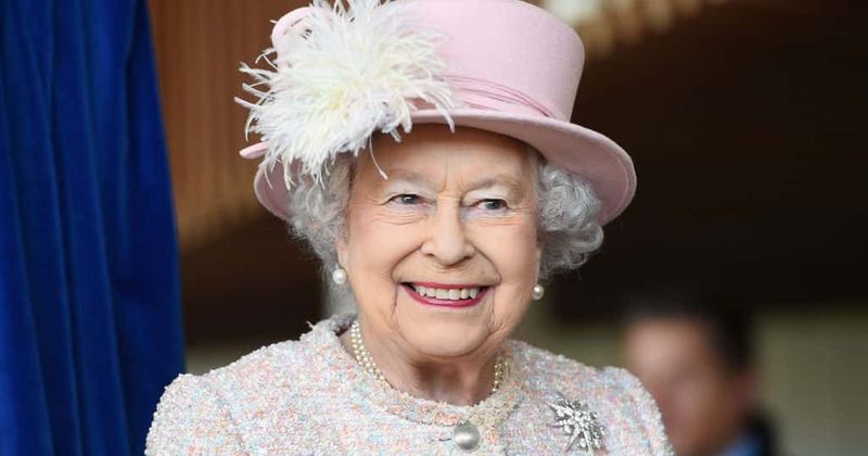 The Queen is planning a lavish wedding gift for Harry and Meghan Markle, and it's not a grand donation!