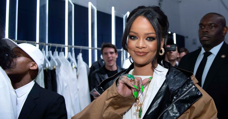 Rihanna shows off a hint of leg hair in her candid pictures and prompts fans to ditch their razors and embrace body fuzz