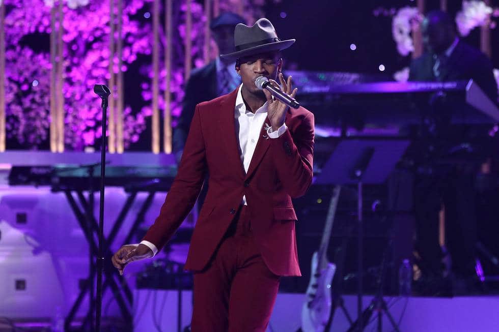 Ne-Yo performs his hit single 'Good Man'. (Image Source: Slate PR)
