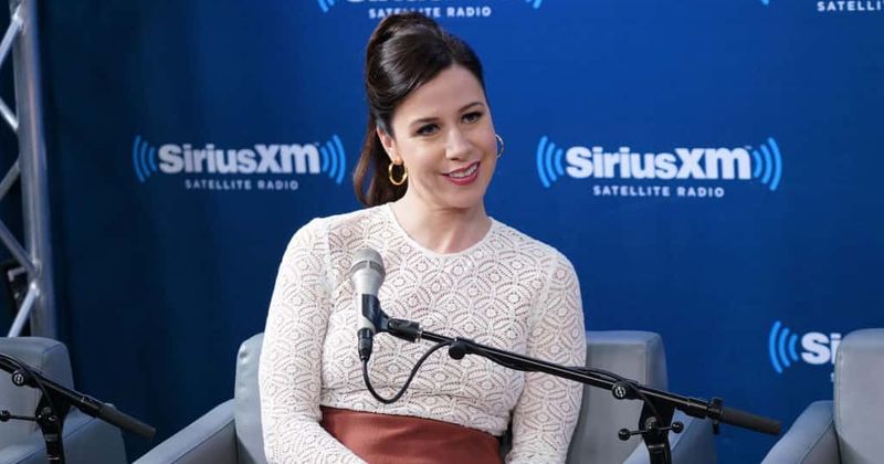 "Just grab a glass of wine and relax": Jennifer Bartels talks about her character Diana on 'American Woman' and losing herself in her job