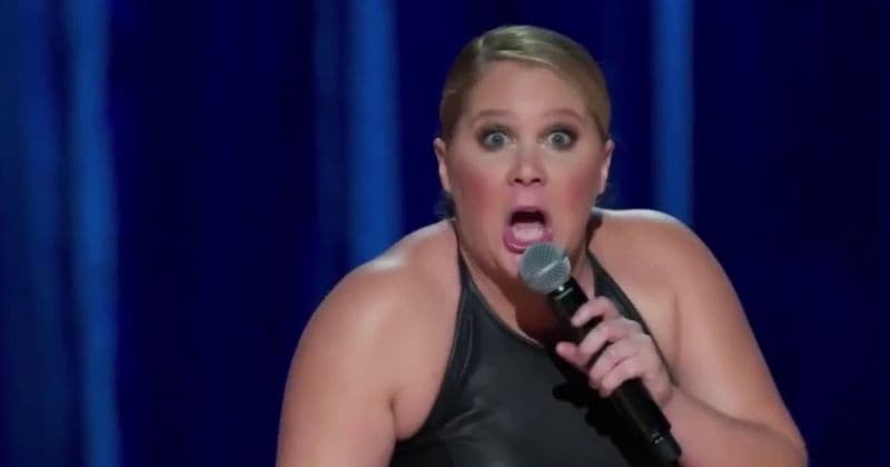 Amy Schumer interrupts up-and-coming comic's performance to 'practice' SNL routine