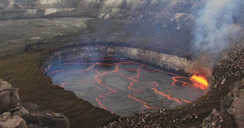 "Boulders the size of refrigerators" could be hurled into the air as the Kilauea volcano explosively erupts
