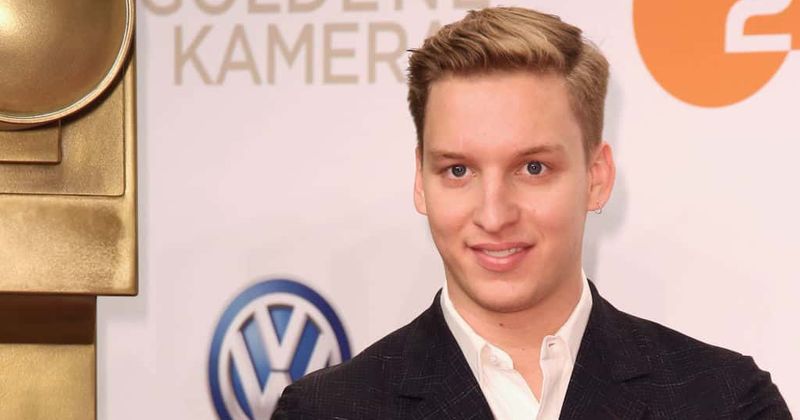 George Ezra all set to read a CBeebies bedtime story