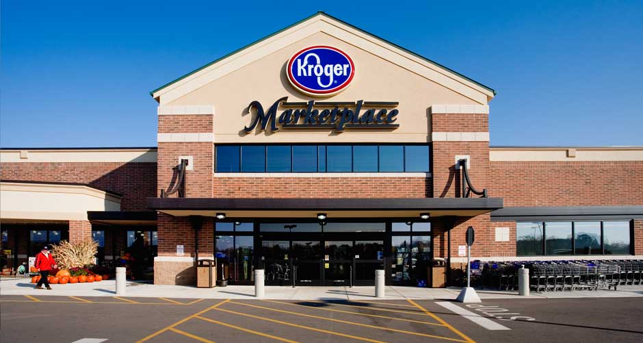 The incident occurred outside a Kroger Marketplace in Knoxville, Tennessee.