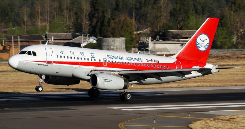 Chinese pilot almost sucked out of cockpit after windshield shatters at 32,000 ft