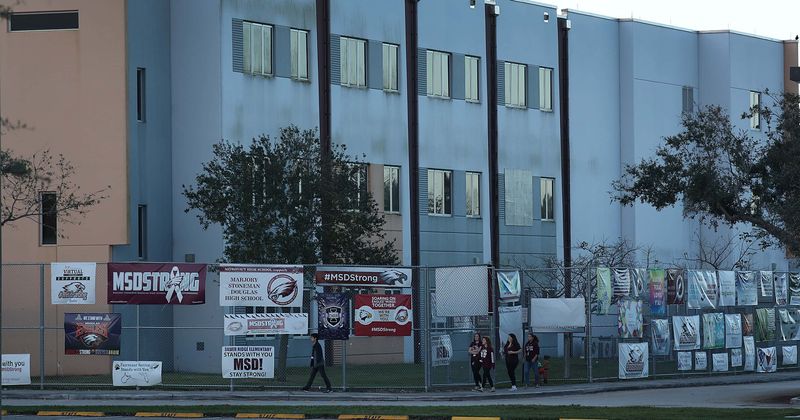 Disgraced Parkland school cop, Scot Peterson, starts getting $8,702-a-month pension