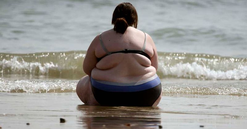 Good Samaritan comes to rescue of woman fat-shamed on flight by rude comedian