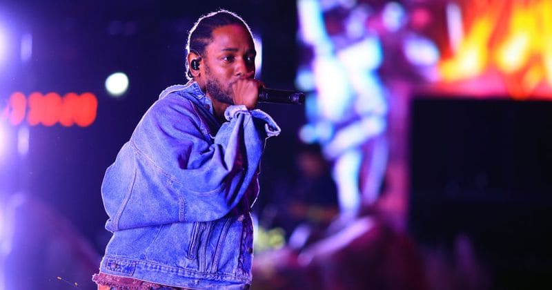 Kendrick Lamar invites white fan on stage to rap with him, then stops show after she uses the N-word from his original lyrics