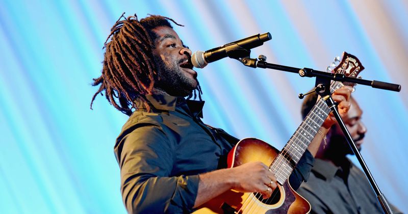 Watch: R.LUM.R team up with DJ duo Vindata on 'Emotion' music video